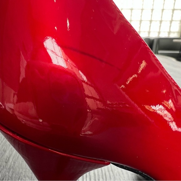 Stuart Weitzman red patent leather shoes
Size 7 M Open Toe 3-inch heels - Picture 2 of 14